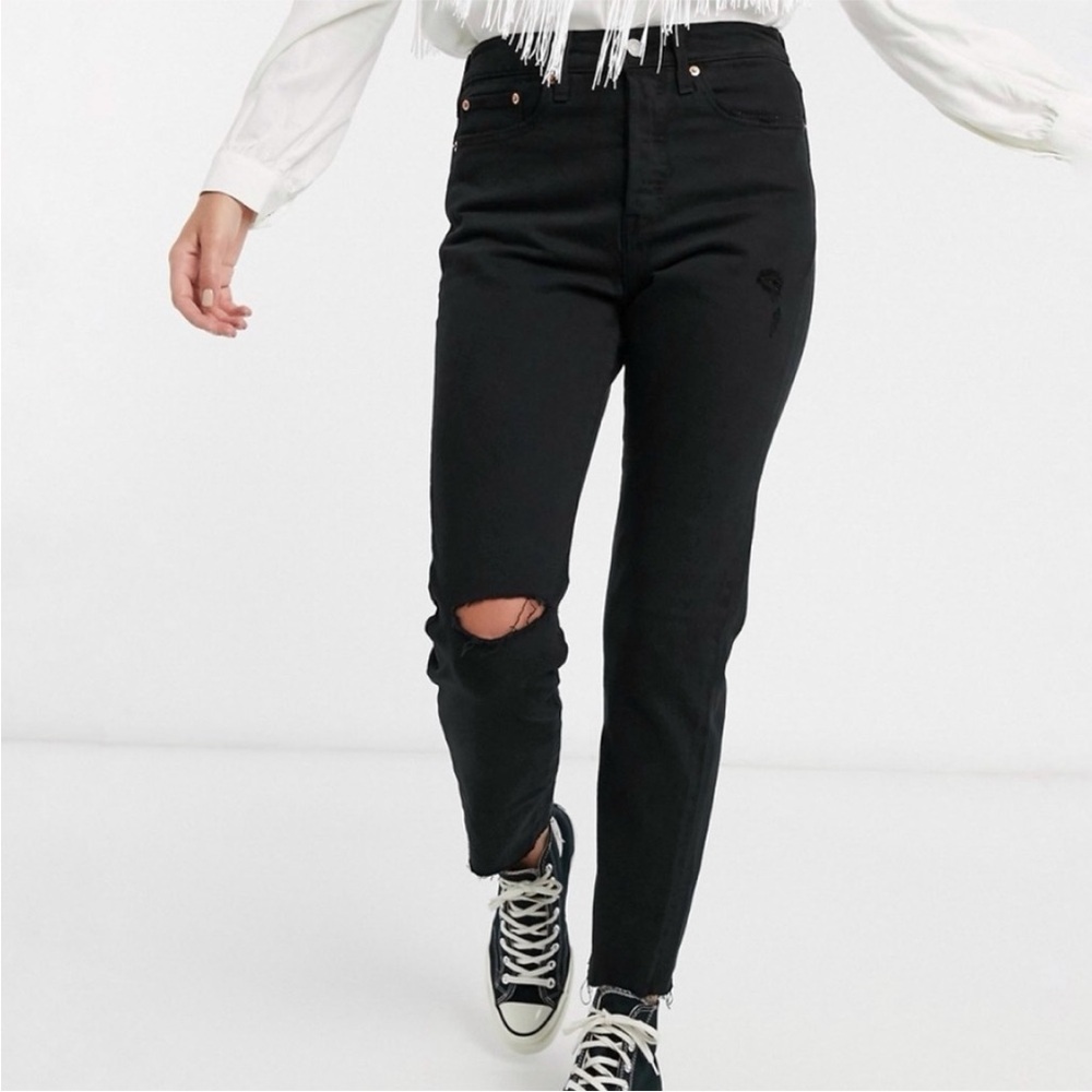 Levi’s  Wedgie Fit Jeans in Black Desert Distressed Denim Size 30